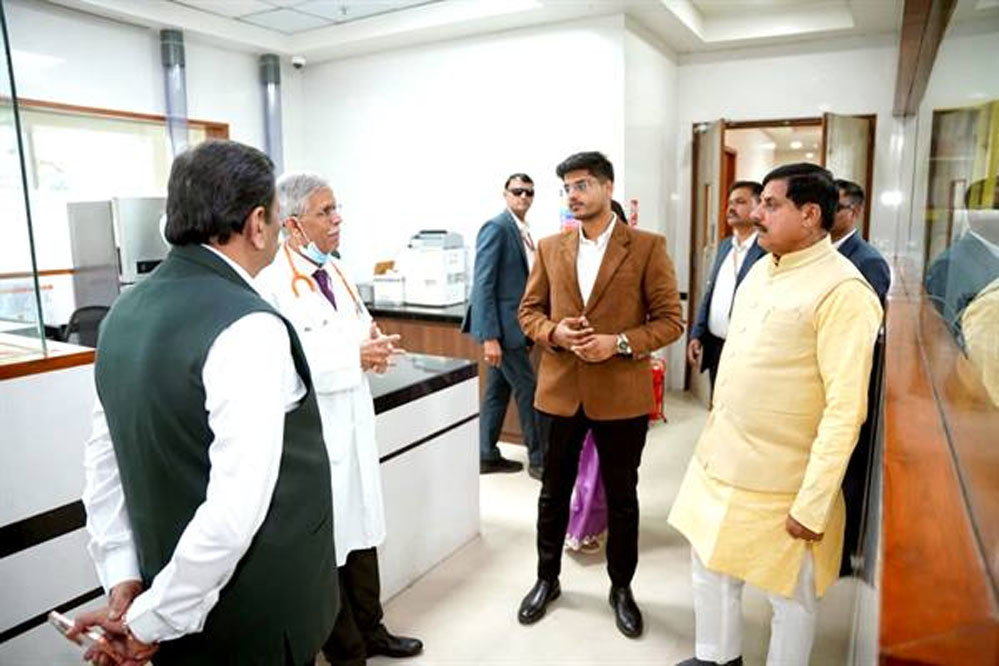 डॉ. यादव का नेशनल कैंसर इंस्टीट्यूट नागपुर दौरा, अस्पताल की सेवाओं को सराहा