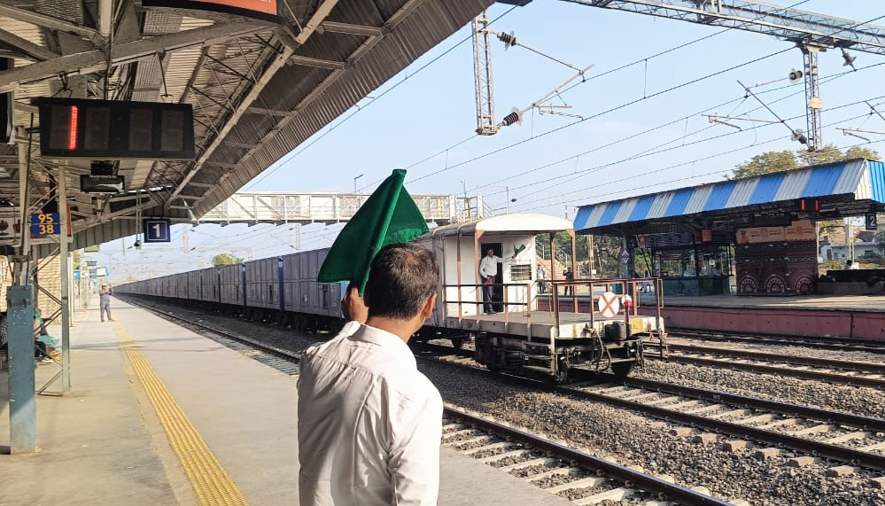 100+ वैगन के साथ WCR ने चलायी सबसे लंबी अनब्रोकन मालगाड़ी, रचा नया रिकॉर्ड