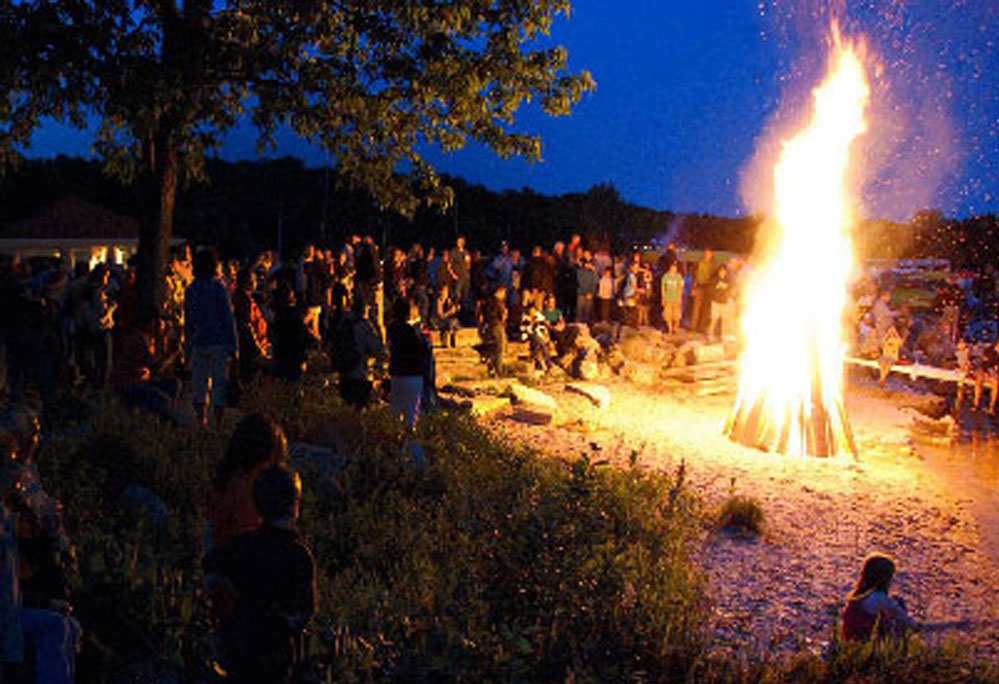 मनाली में देव आदेश के तहत 42 दिन तक सैलानियों की एंट्री और कई गतिविधियों पर पाबंदी