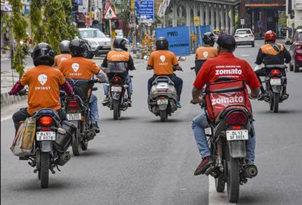 ‘सरकार ही कर सकती है हमारा भला’, डिलीवरी बॉयज की 10 मिनट की बाध्यता खत्म होने पर खुशी, सरकार से एक और अनुरोध