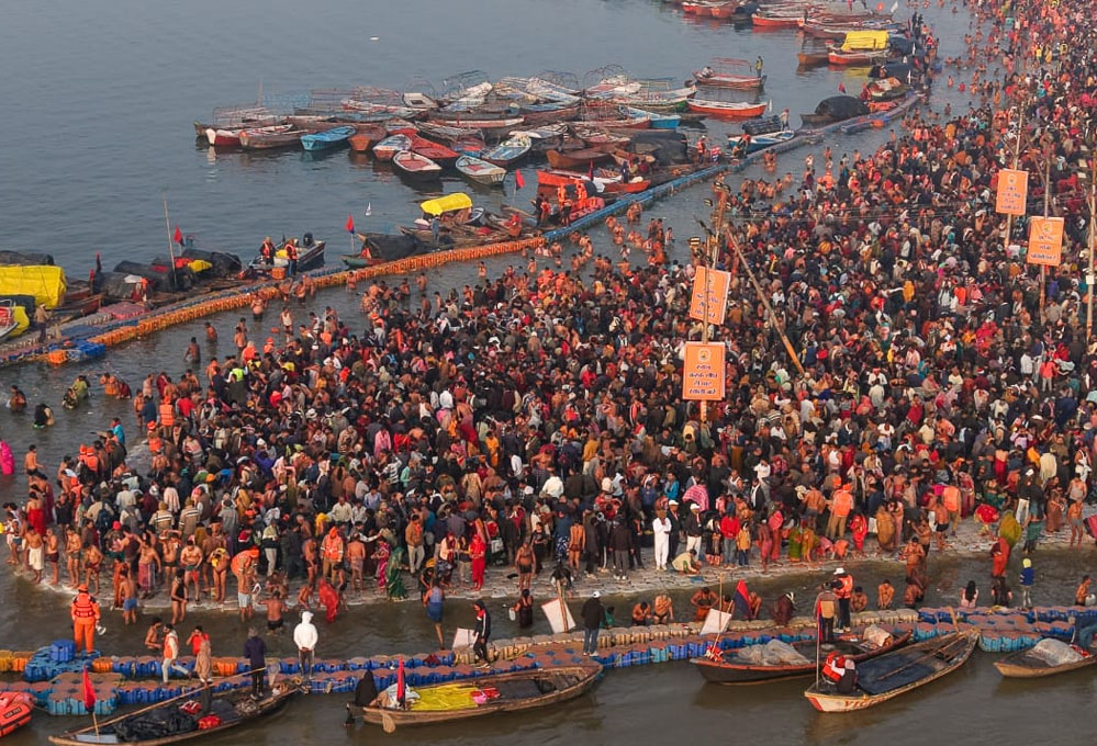 साफ मौसम से त्रिवेणी में दो दिनों में स्नान करने वालों की संख्या 2 करोड़ के पास पहुंची