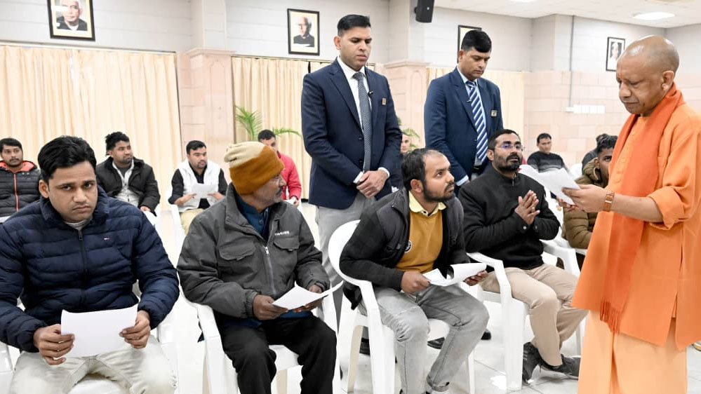 ‘जनता दर्शन’ में आई महिला ने मुख्यमंत्री को सुनाया दुखड़ा, पुलिस आयुक्त को तत्काल उचित कार्रवाई का निर्देश