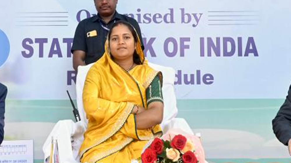 महिला एवं बाल विकास और समाज कल्याण मंत्री लक्ष्मी राजवाड़े