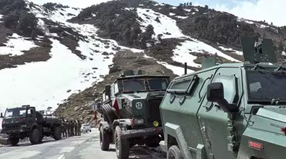 J-K में सेना की गाड़ी 200 फुट गहरी खाई में गिरी,  10 जवानों की मौत