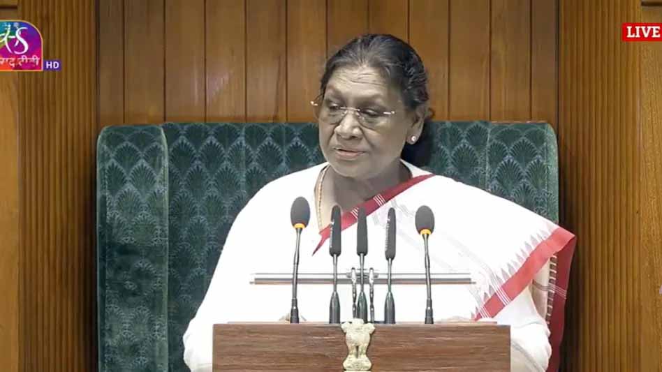 बजट सत्र की शुरुआत में राष्ट्रपति मुर्मू का संदेश: विकास और विरासत दोनों अहम