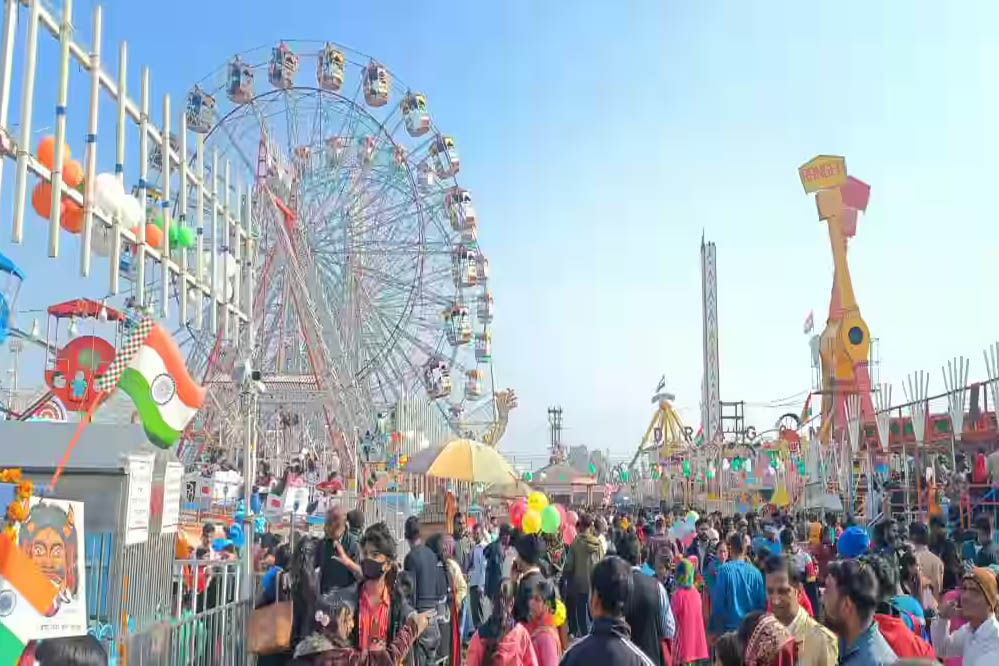 आरटीओ टैक्स छूट पर रोक से ग्वालियर व्यापार मेले में कारोबार ठप, करोड़ों का नुकसान