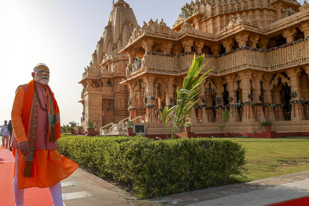 सोमनाथ: आक्रमण से पुनर्निर्माण तक, 1000 साल की यात्रा पर प्रधानमंत्री मोदी की भावनात्मक कलम