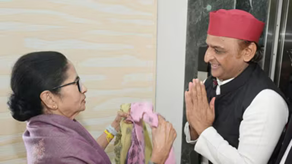 ममता बनर्जी दे रही BJP को जवाब, अखिलेश का डबल स्ट्राइक; कांग्रेस की चिंता बढ़ी