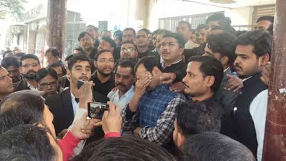 संभल में जज के ट्रांसफर पर बवाल, वकीलों ने बताया दबाव की कार्रवाई