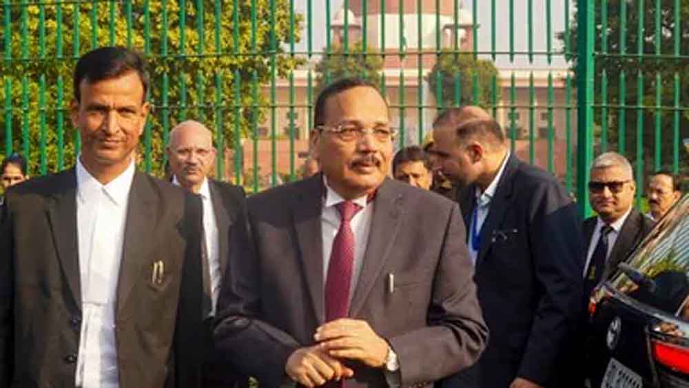 गोल्ड मेडल की उम्मीद थी, PIL में निकला बेटा—BJP नेता पर CJI का व्यंग्य