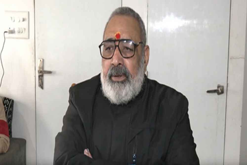 JNU कैंपस में नारेबाजी को लेकर गिरिराज सिंह सख्त, कहा– ‘टुकड़े-टुकड़े गैंग को गलतफहमी नहीं होनी चाहिए’