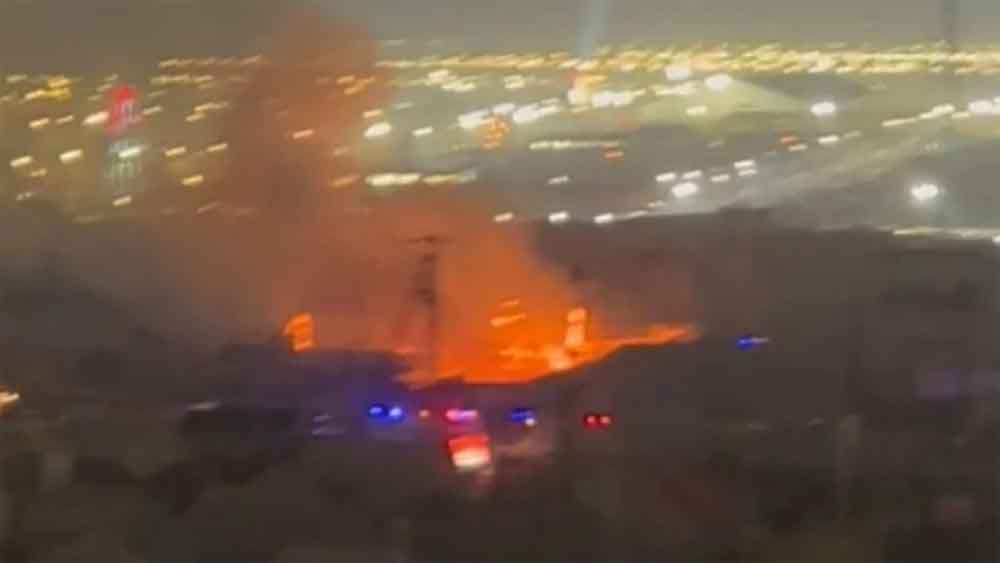 माघ मेला अग्निकांड: पूजा के समय आश्रम में आग, आधा दर्जन टेंट राख, दमकलकर्मी घायल