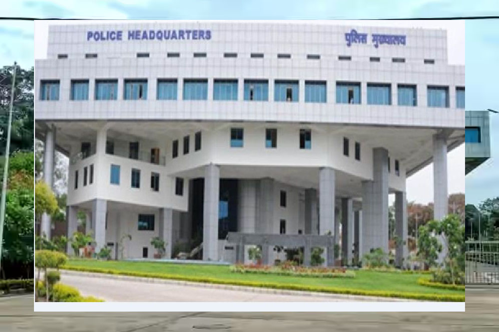 डीजीपी ने भारतीय पुलिस सेवा के अधिकारियों को प्रदान की नई रैंक