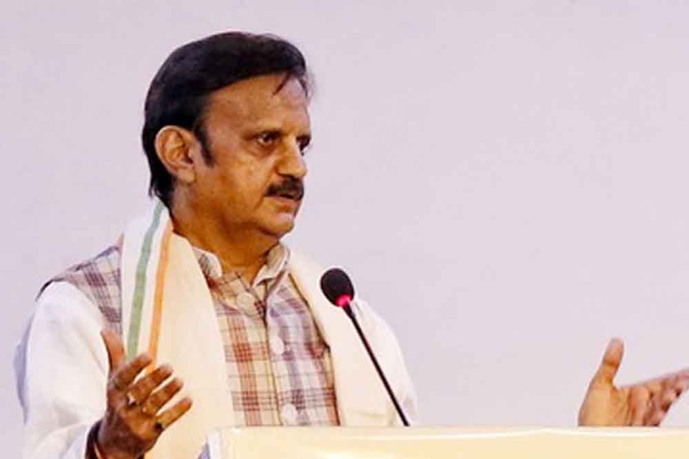 स्वास्थ्य व्यवस्था को मजबूती देने की तैयारी, राजेंद्र शुक्ला ने मांगी चिकित्सक व पैरामेडिकल स्टाफ की जल्द भर्ती