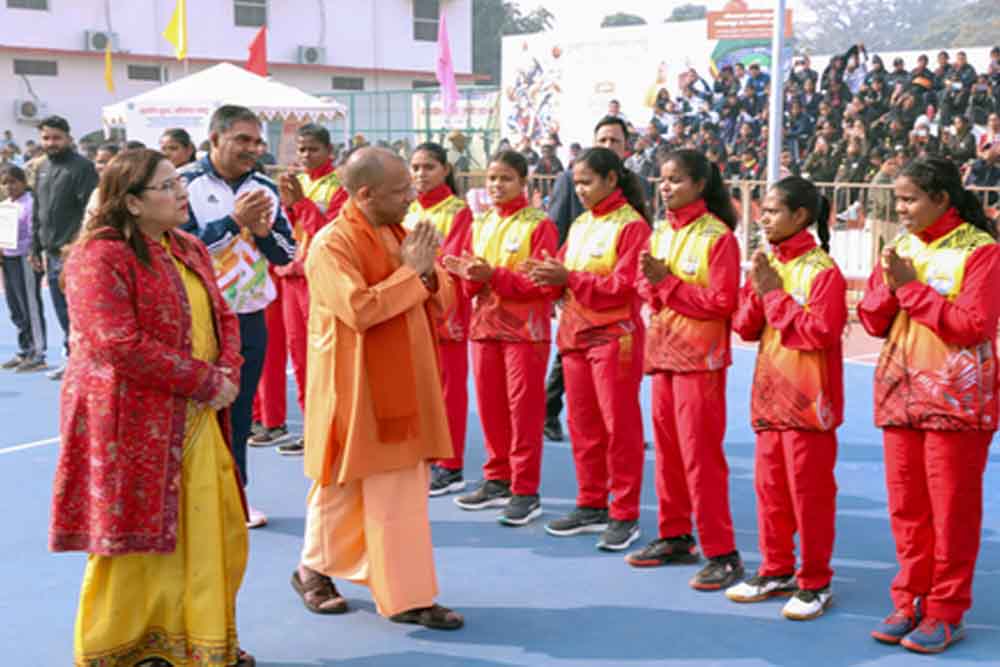 खेलों के प्रोत्साहन पर सीएम योगी का जोर, प्रतिभाशाली खिलाड़ियों को संवारने का संदेश